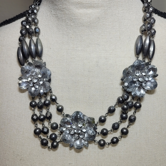 Lane Bryant Beautiful Flower Bling Necklace Used...Bougie !!!..strand beads miss - Picture 9 of 11